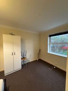 1 bedroom property to rent, House Share in Charminster – Room Available for £595/Month, All Bills Included