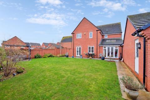 4 bedroom detached house for sale, Saxon Square, Thame OX9