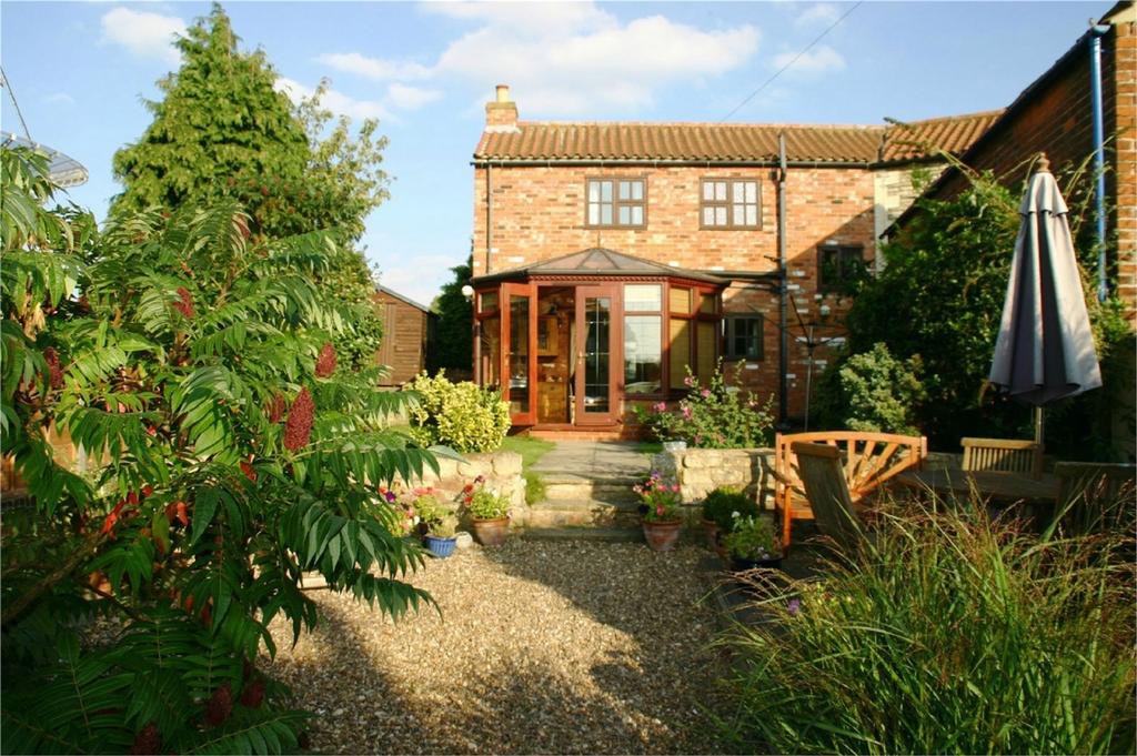 Spa Hill, Kirton Lindsey, Lincolnshire 3 bed cottage £199,950