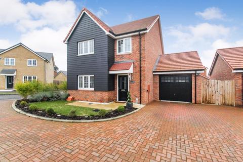 4 bedroom detached house for sale, Dovecote Drive, Biddenham MK40