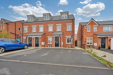 3 bedroom end of terrace house for sale, Songthrush Way, Cannock WS11