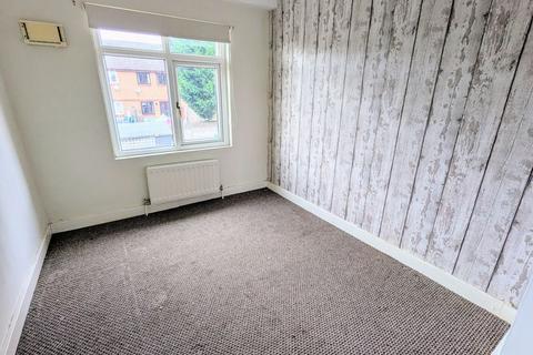 9 Bowes Drive, Cannock, WS11 5JH