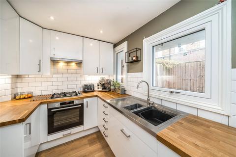 2 bedroom maisonette for sale, London SW2