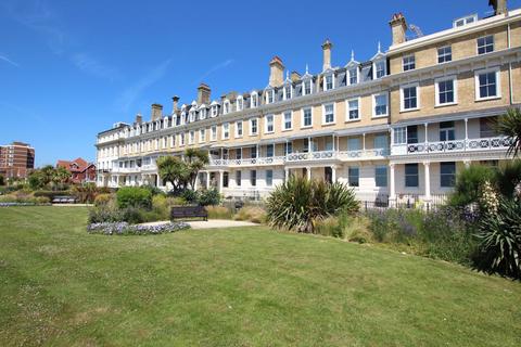 Studio to rent, Heene Terrace, Worthing, West Sussex, BN11