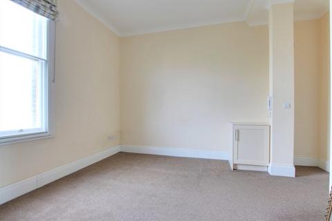 Studio to rent, Heene Terrace, Worthing, West Sussex, BN11