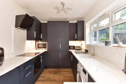 2 bedroom ground floor maisonette for sale, Palmerston Road, Buckhurst Hill, Essex