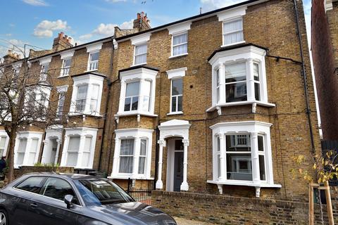 1 bedroom flat for sale, Roderick Road, London NW3