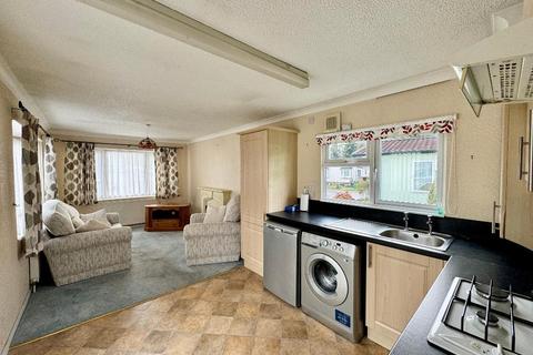 2 bedroom park home for sale, Almond Crescent, Pine View Park, Maulden, MK45 2FH