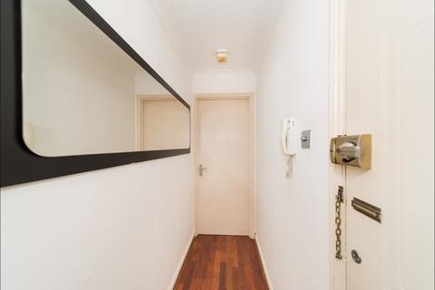 1 bedroom flat to rent, Grant Road SW11