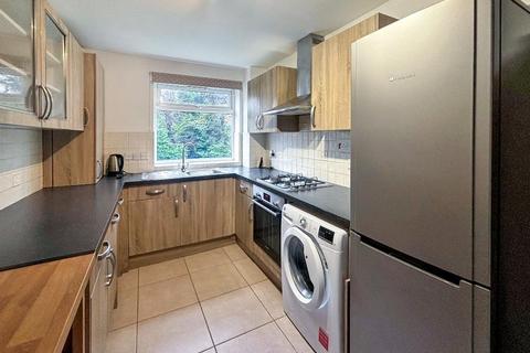 2 bedroom flat for sale, Harewood Road, South Croydon, Surrey, CR2 7AL