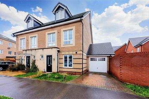 4 bedroom semi-detached house for sale, Kings Reach, Langley SL3