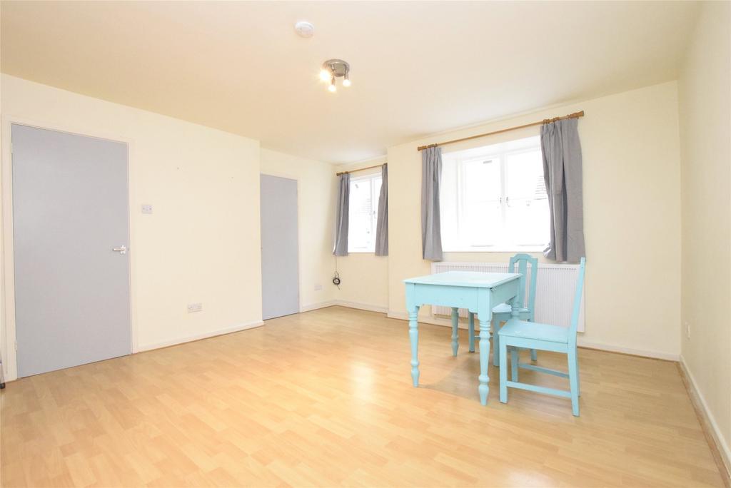 Living/Dining Area