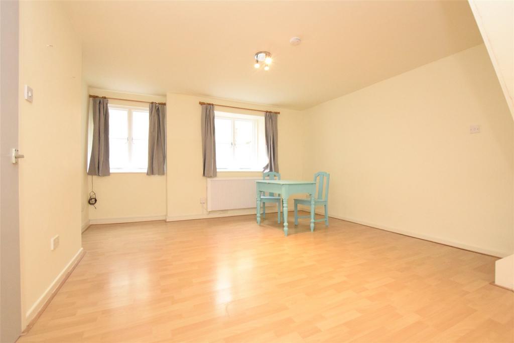 Living/Dining Area