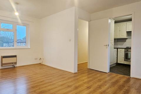 undefined, Notley End, Surrey, TW200RE