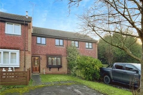 3 bedroom terraced house for sale, Brook Close, Aylesbury HP18