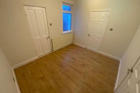 3 bedroom semi-detached house to rent, Lydbrook Road, Middlesbrough, TS5