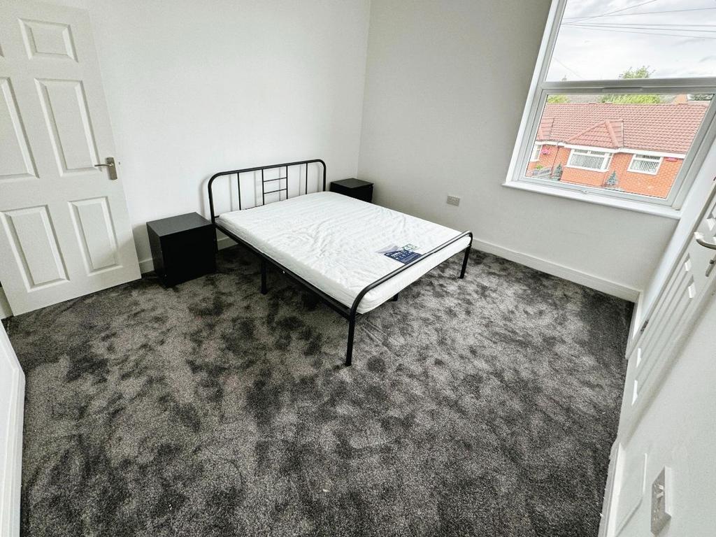 Large Double FULLY FURNISHED Bedroom With En Suite