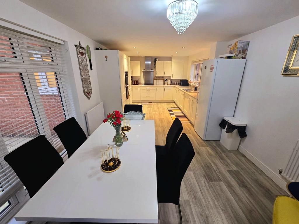 Diner/Kitchen