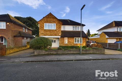 4 Echelforde Drive, Ashford, TW15 2ER