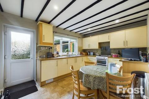 4 Echelforde Drive, Ashford, TW15 2ER