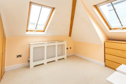 Flat B, 2 Burlington Road, Bristol, BS6 6TL