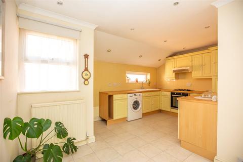 2 bedroom bungalow for sale, Comb Paddock, Bristol, BS9