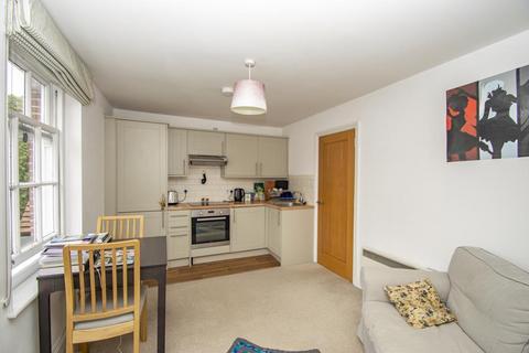 2 bedroom apartment to rent, Midland House, Goring On Thames RG8