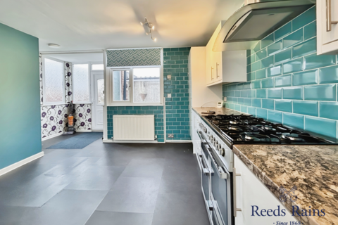 100 Dulverton Close, Bransholme, Hull, HU7 4EL