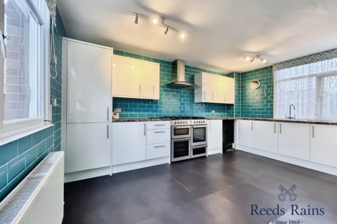 100 Dulverton Close, Bransholme, Hull, HU7 4EL