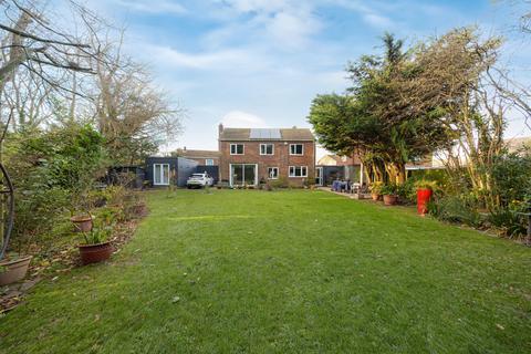 4 bedroom link detached house for sale, Highfield, Essex CM18