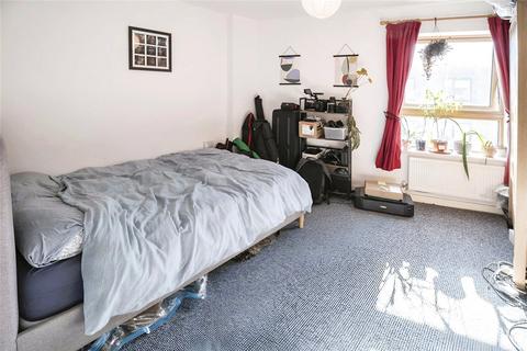 2 bedroom flat to rent, Avonley Road, London SE14