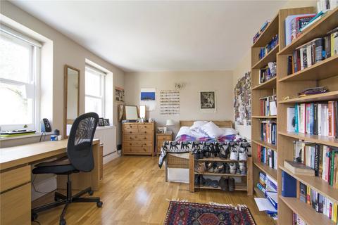 undefined, Wood Close, London, E2