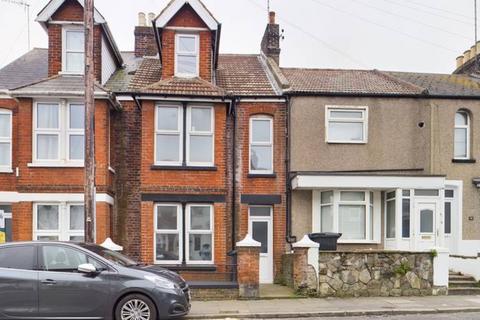 4 bedroom terraced house to rent, Buckingham Road, Kent CT9