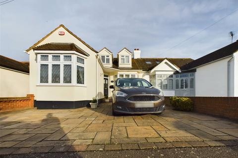 4 bedroom bungalow to rent, Woodhall Crescent, Hornchurch RM11