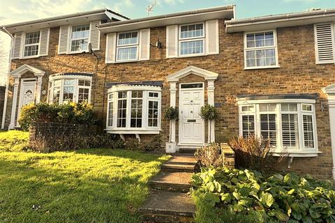 3 bedroom terraced house for sale, Chiltern Walk, Kent TN2