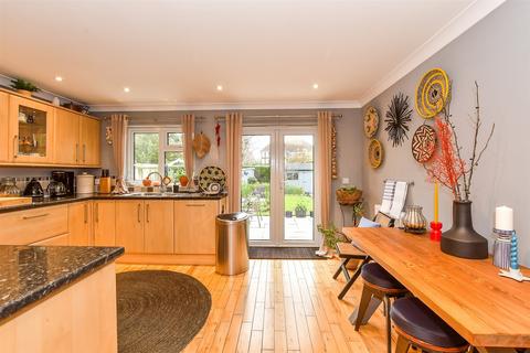 5 bedroom chalet for sale, St. Nicholas Road, Littlestone TN28