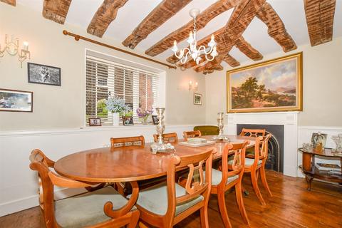 4 bedroom end of terrace house for sale, The Square, Maidstone ME17