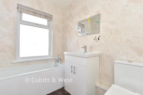 3 bedroom semi-detached house for sale, Bassett Road, Bognor Regis PO21