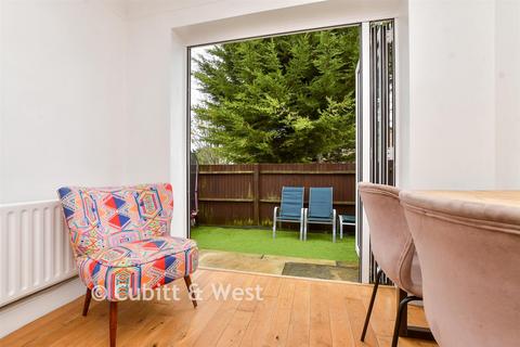 3 bedroom semi-detached house for sale, Neville Close, Banstead SM7