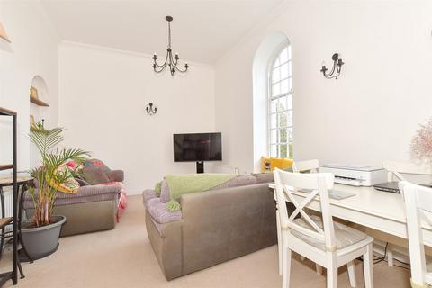 2 bedroom flat for sale, Park East, Haywards Heath RH16