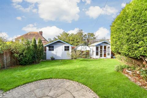 4 bedroom detached house for sale, Cliff Road, Lake PO36