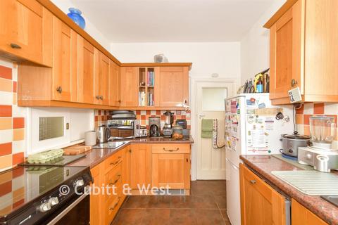 3 bedroom detached house for sale, Portsmouth Road, Waterlooville PO8