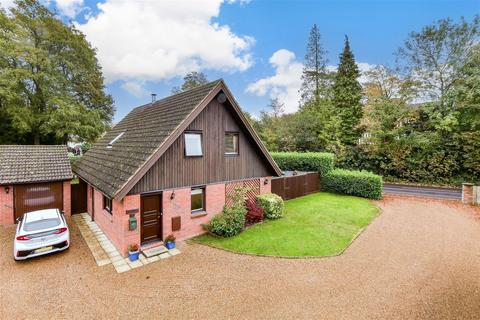 Whyteleafe Road, Caterham CR3