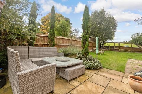 4 bedroom detached house for sale, Tilmans Mead, Farningham DA4