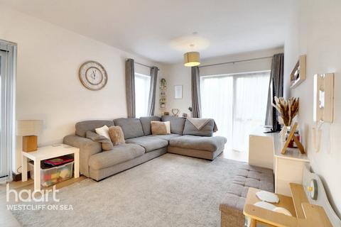 2 bedroom flat for sale, Fairfax Drive, Southend-on-Sea