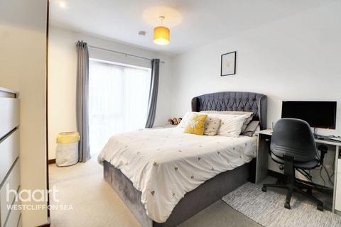 2 bedroom flat for sale, Fairfax Drive, Southend-on-Sea