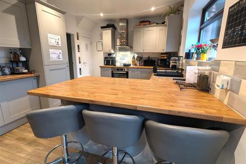 7 Brading Road, Nuneaton, CV10 0DA