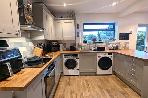 7 Brading Road, Nuneaton, CV10 0DA