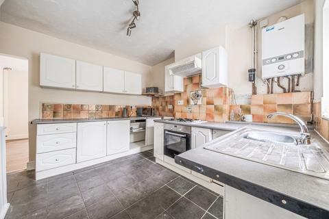 3 bedroom semi-detached house to rent, Springhead Road Northfleet DA11