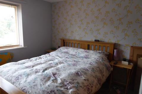 2 bedroom terraced house to rent, Priory Road, Tiverton EX16